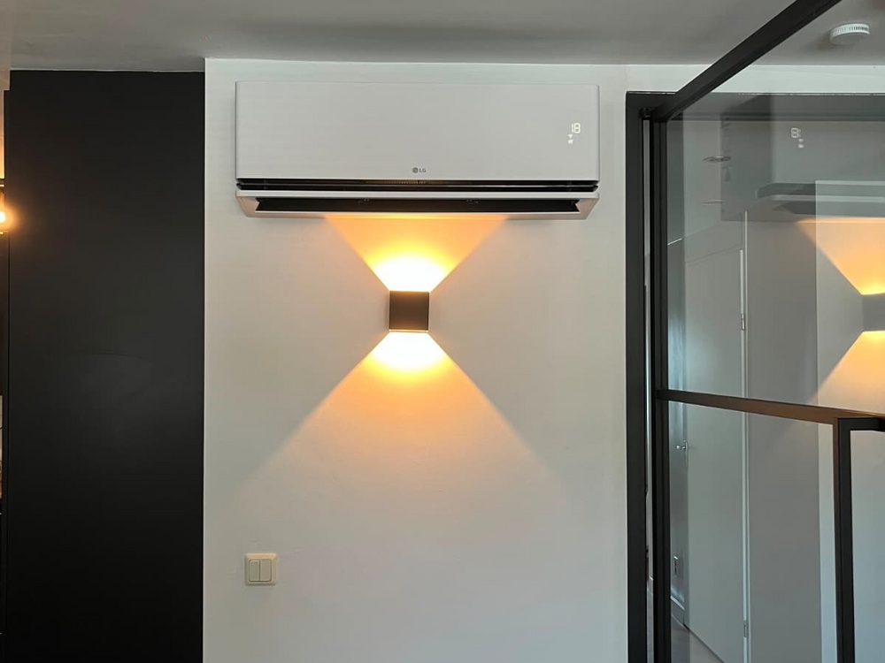 Design wandairco in modern interieur met stalen deuren in Rotterdam